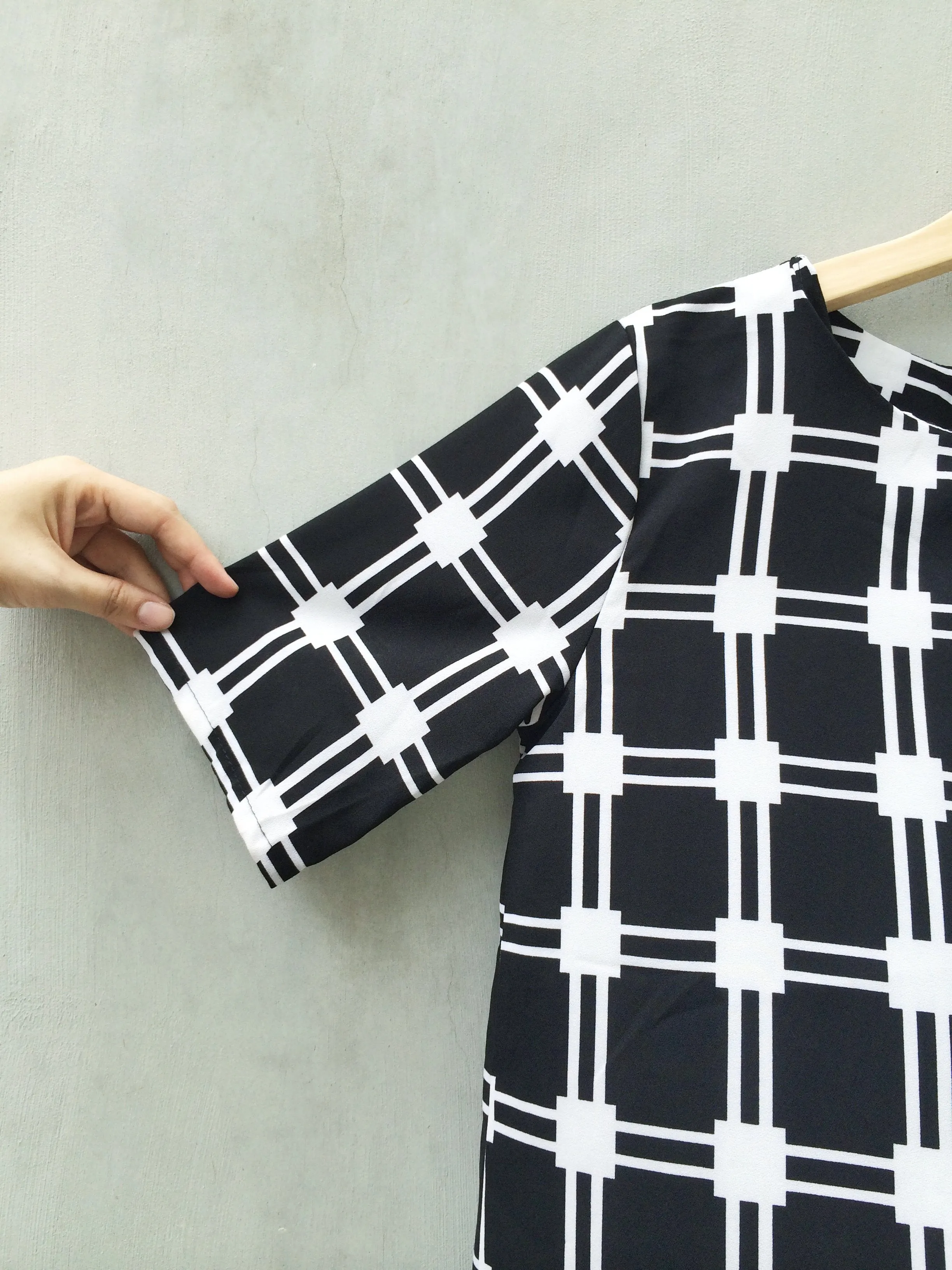 Grid Lock | Fresh Find - Modern Monochromatic Black/White boxy Crop Top